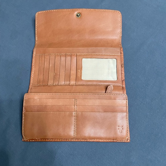 FRYE Melissa Antique Leather Series Card Holder Trifold Long Wallet Zip/Snap - Picture 9 of 17